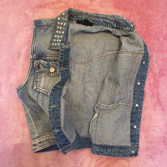 Forever 21 Studded Jean Vest - Picture 5 of 6